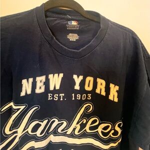 New York Yankees MLB T-Shirt genuine merchandise navy graphic tee baseball fan